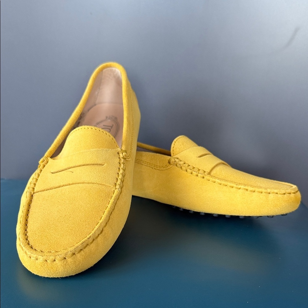 Tod's Grommino Classic Driving Shoe Penny Loafer Suede Saffron Slip On Sz 39